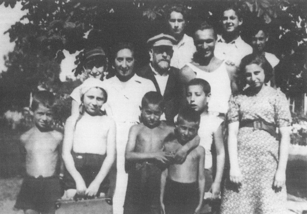 Janusz Korczak with his students.