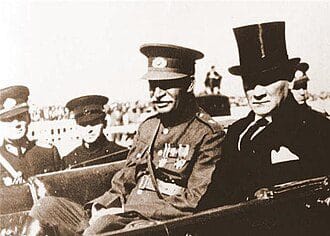 Iranian Shah Reza Pahlavi and Atatürk sitting together in a car