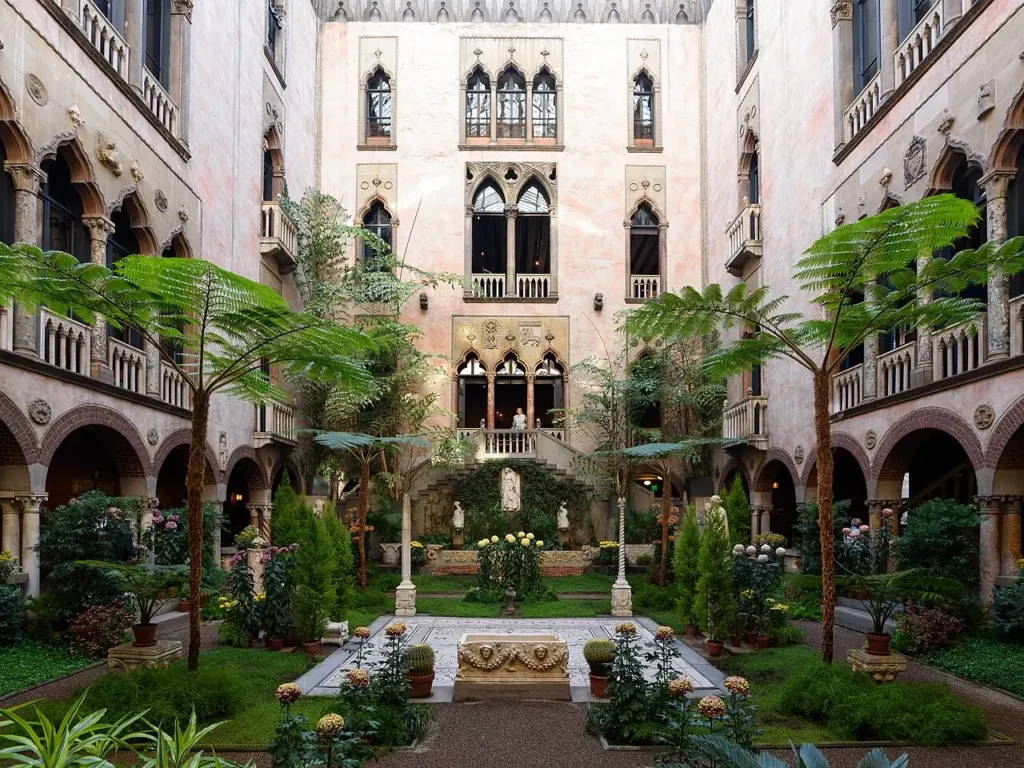 Front view of the Isabella Stewart Gardner Museum