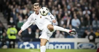 Zinedine Zidane scoring against Bayer Leverkusen in the 2002 Champions League final